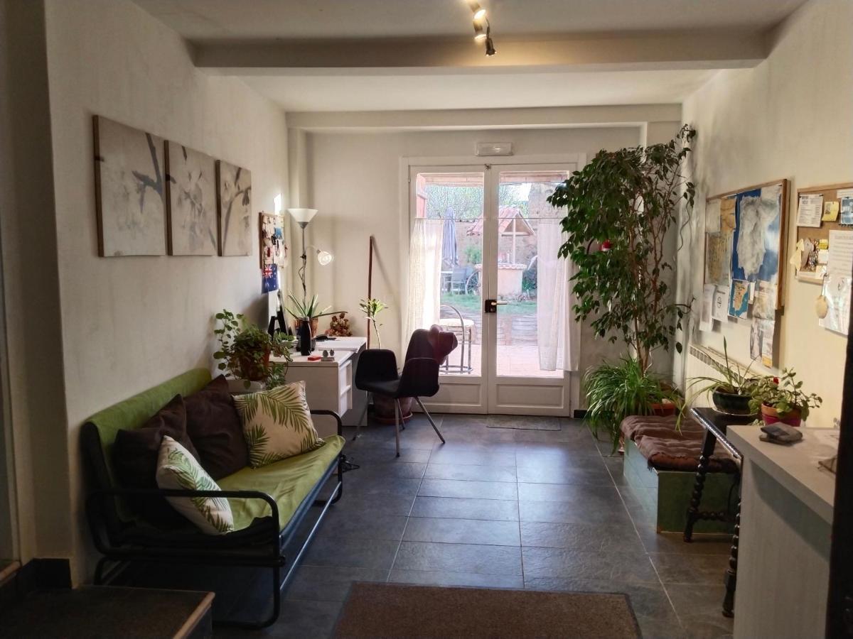 Las Hadas Albergue -Solo Para Peregrinos - Vegano -Bar Reliegos Exterior photo